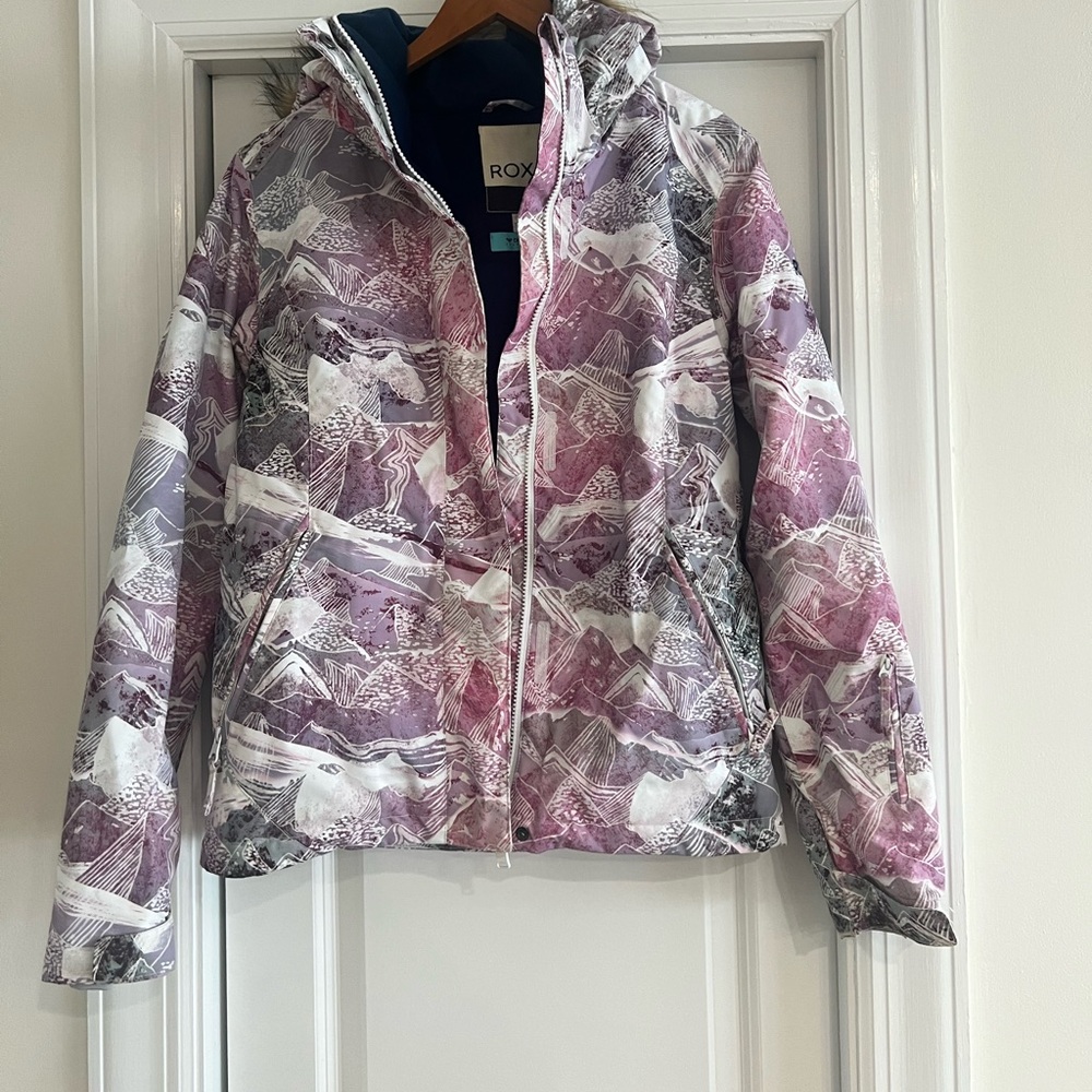 Roxy Women’s Small snowboarding coat- like new with detachable fur hood